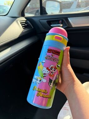 Cartoon Network Blue Pink Yellow Hello Kitty & Powerpuff Girls Bottle